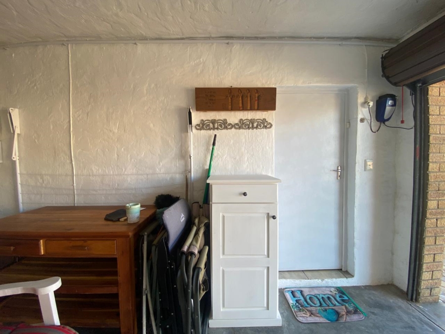3 Bedroom Property for Sale in Menkenkop Western Cape